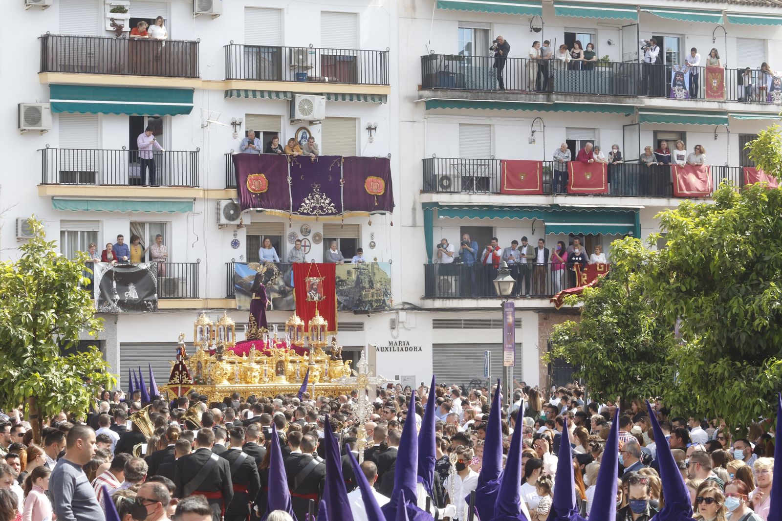 Domingo de Ramos en Córdoba: La procesión del Rescatado, en imágenes