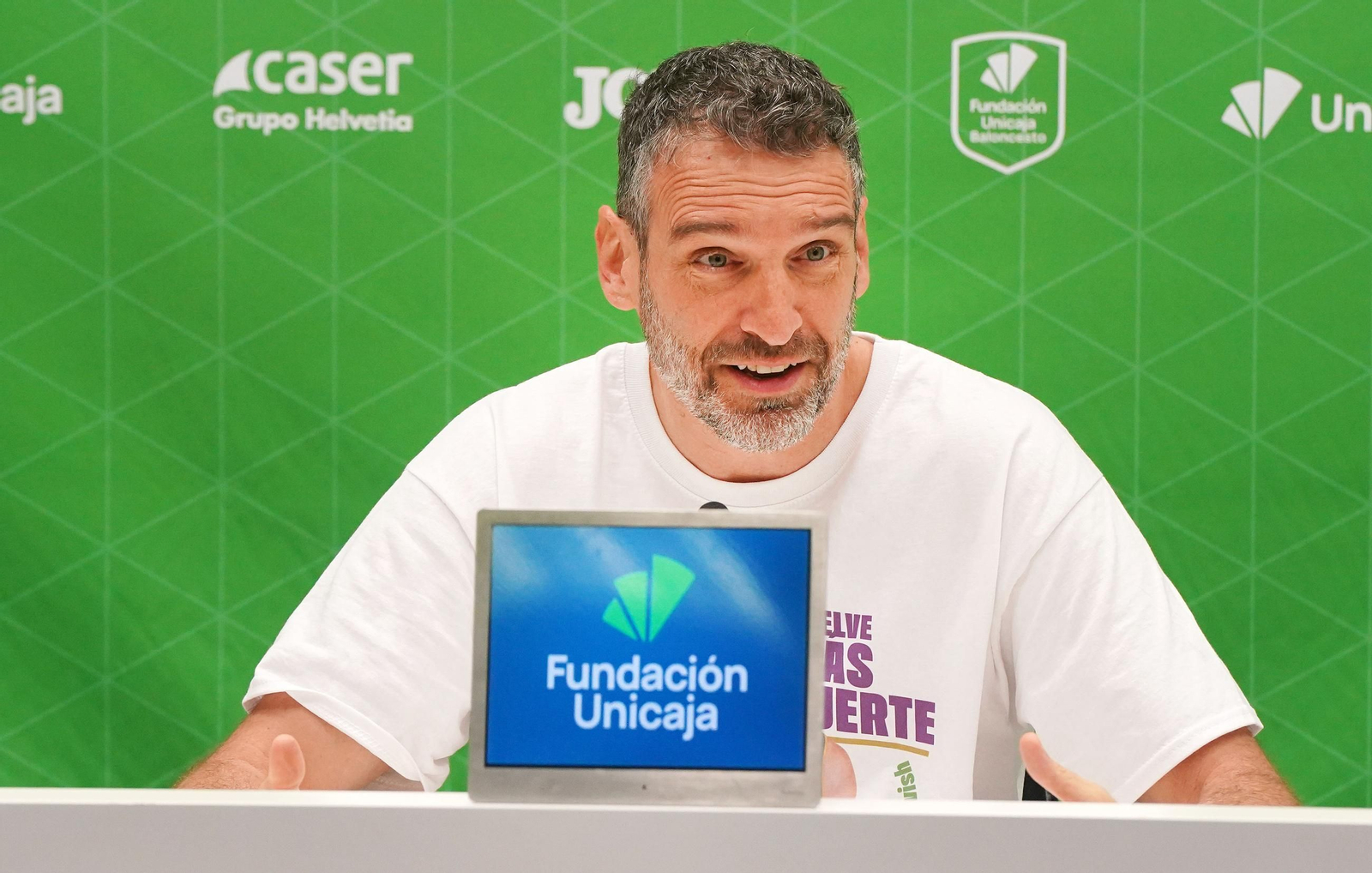 Ibon, en sala de prensa.