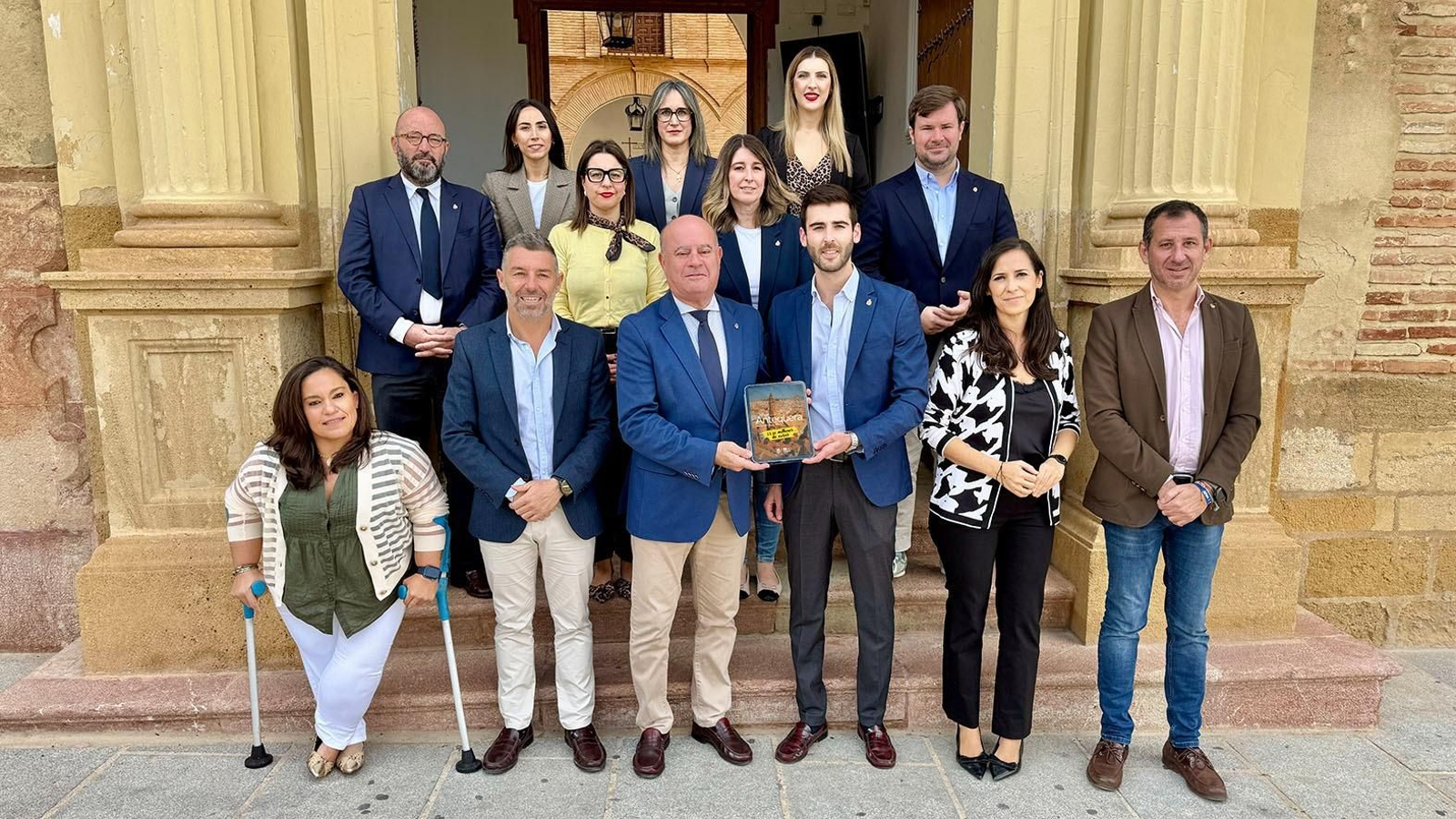 Equipo de gobierno municipal durante la presentación. de las cuentas para 2026.