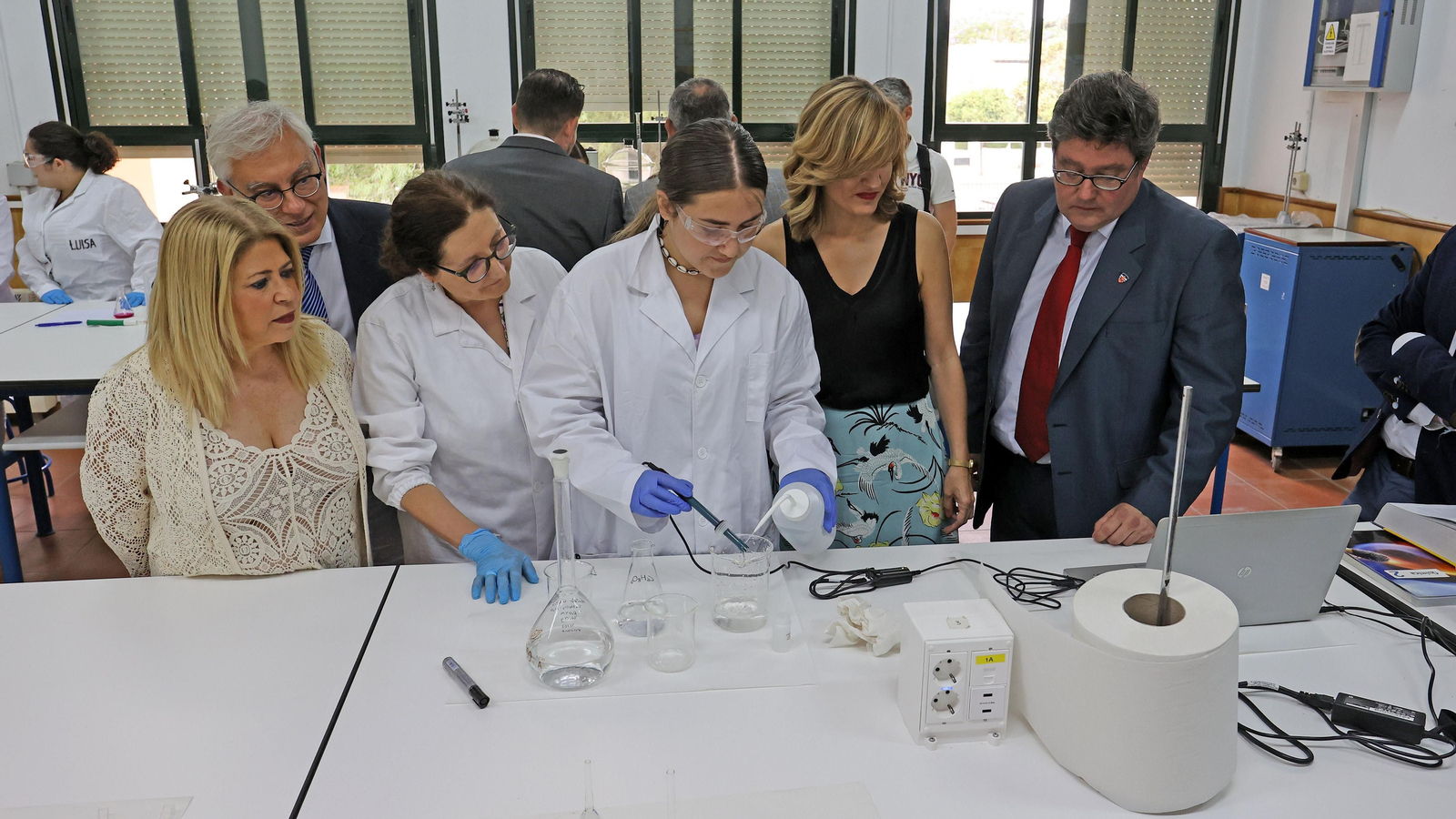 La ministra Pilar Alegría en el IES Coloma de Jerez