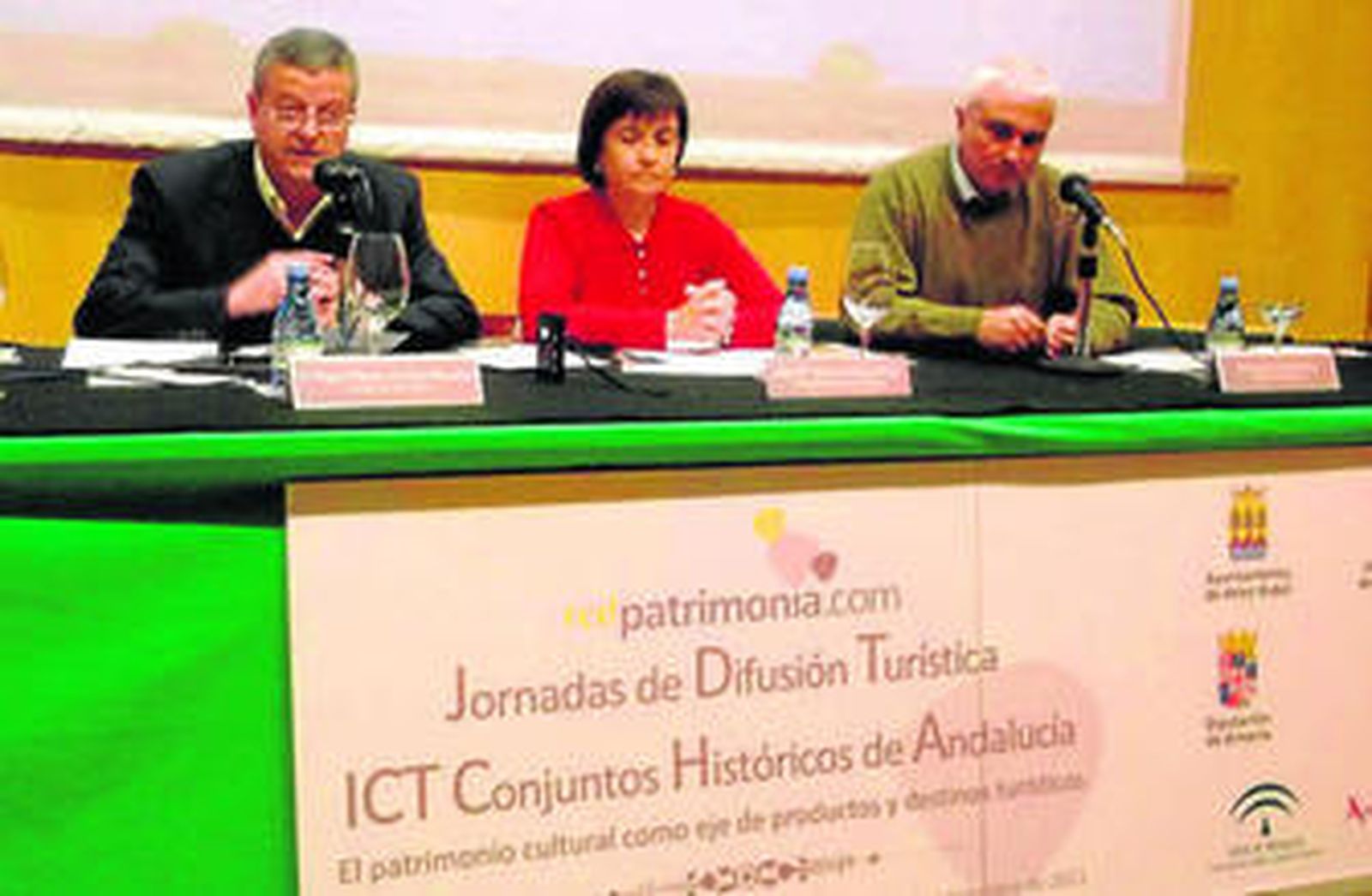 María Dolores Muñoz junto a los alcaldes de Vélez-Rubio y Vélez-Blanco.