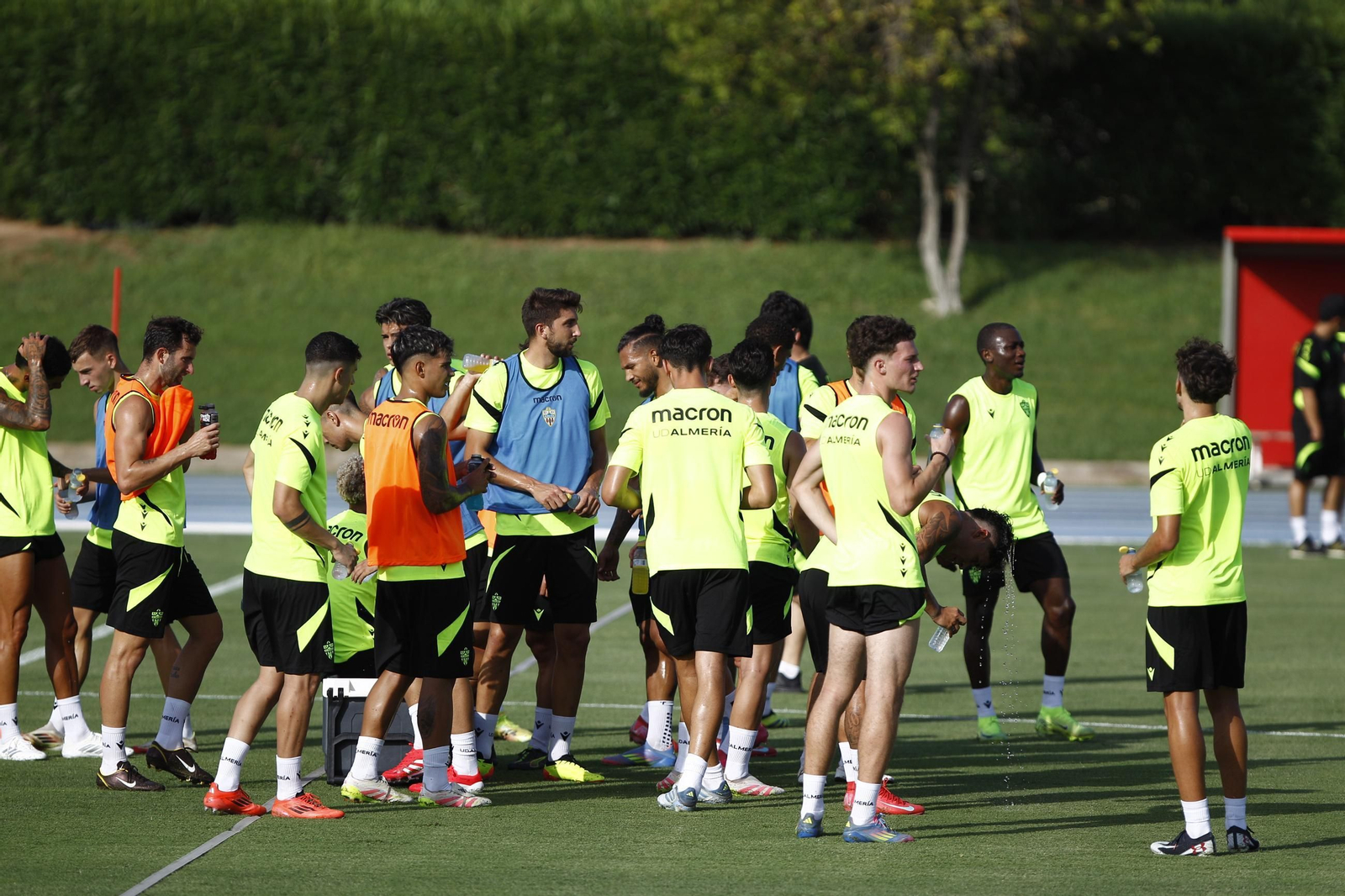 Primer entrenamiento de la Temporada 2025-2026 de la U.D. Almería, en imágenes