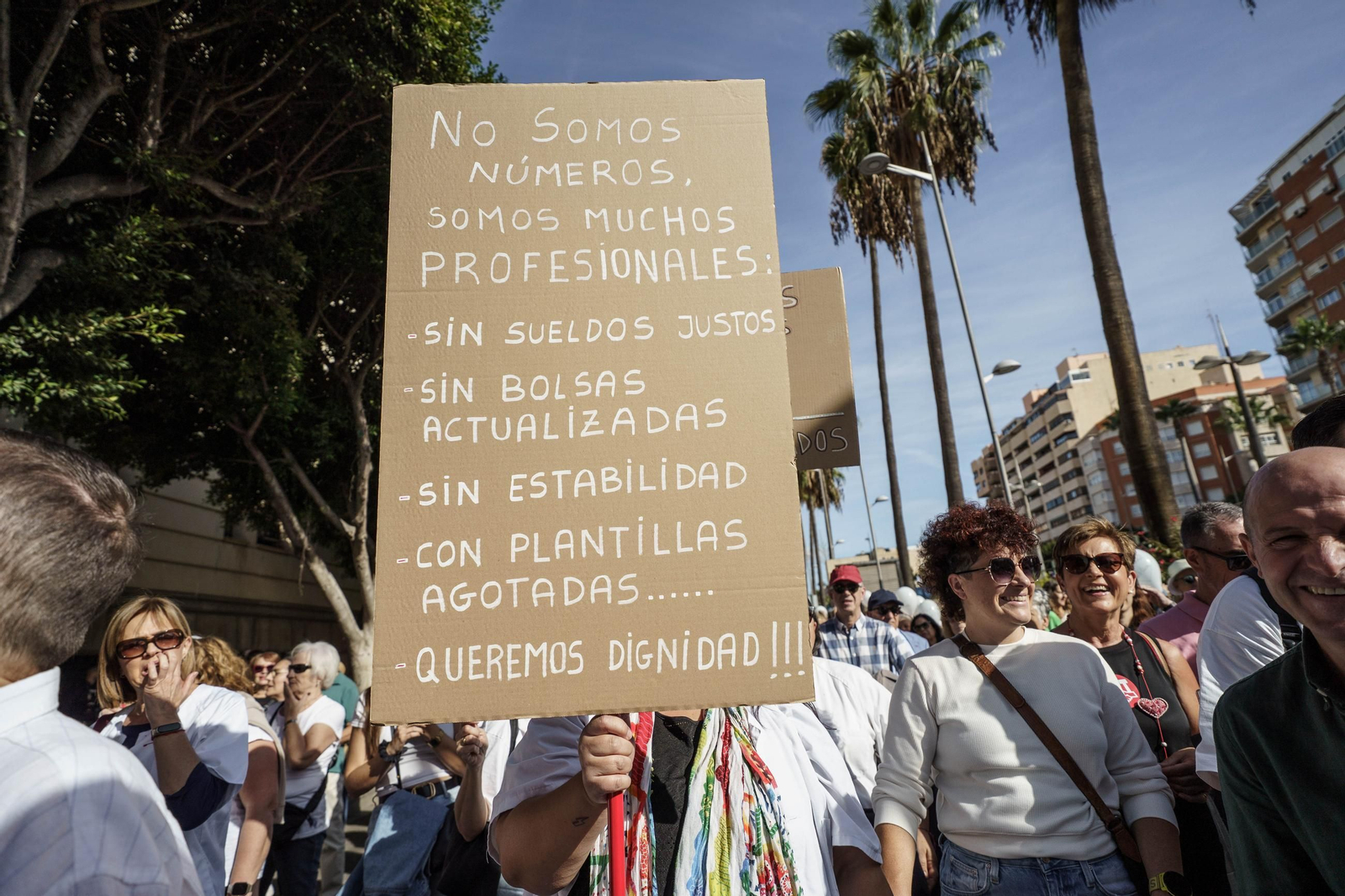 "La sanidad se defiende, gobierne quien gobierne", Almería se lanza a las calles por la sanidad pública