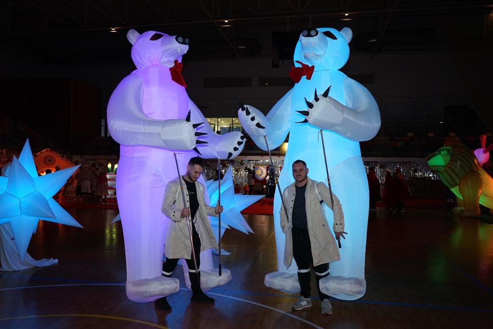 La lluvia no pudo con una ilusión desbordante en Vícar: la cabalgata estática, en imágenes