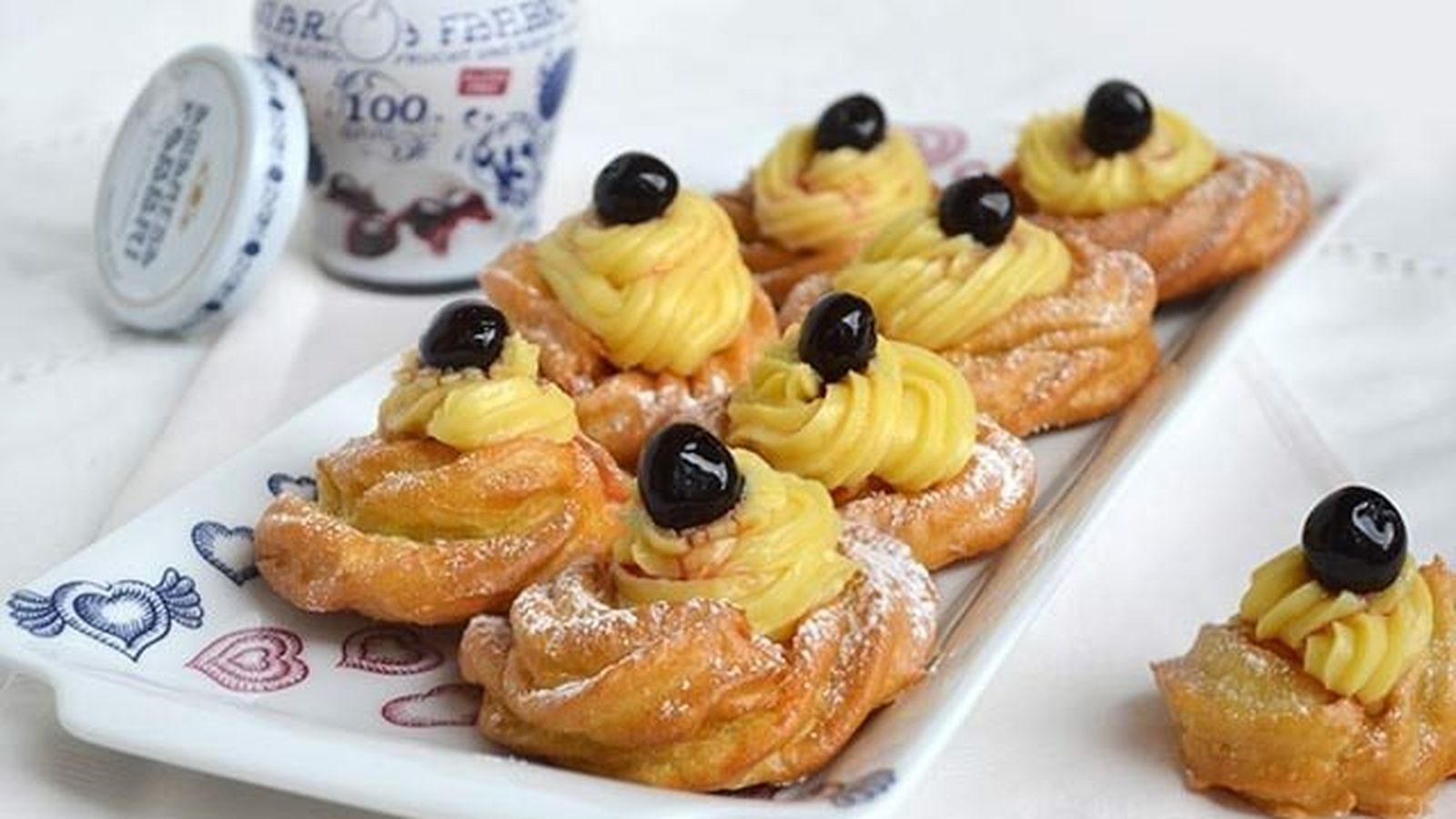 Zeppole di San Giuseppe, dulce típico italiano.