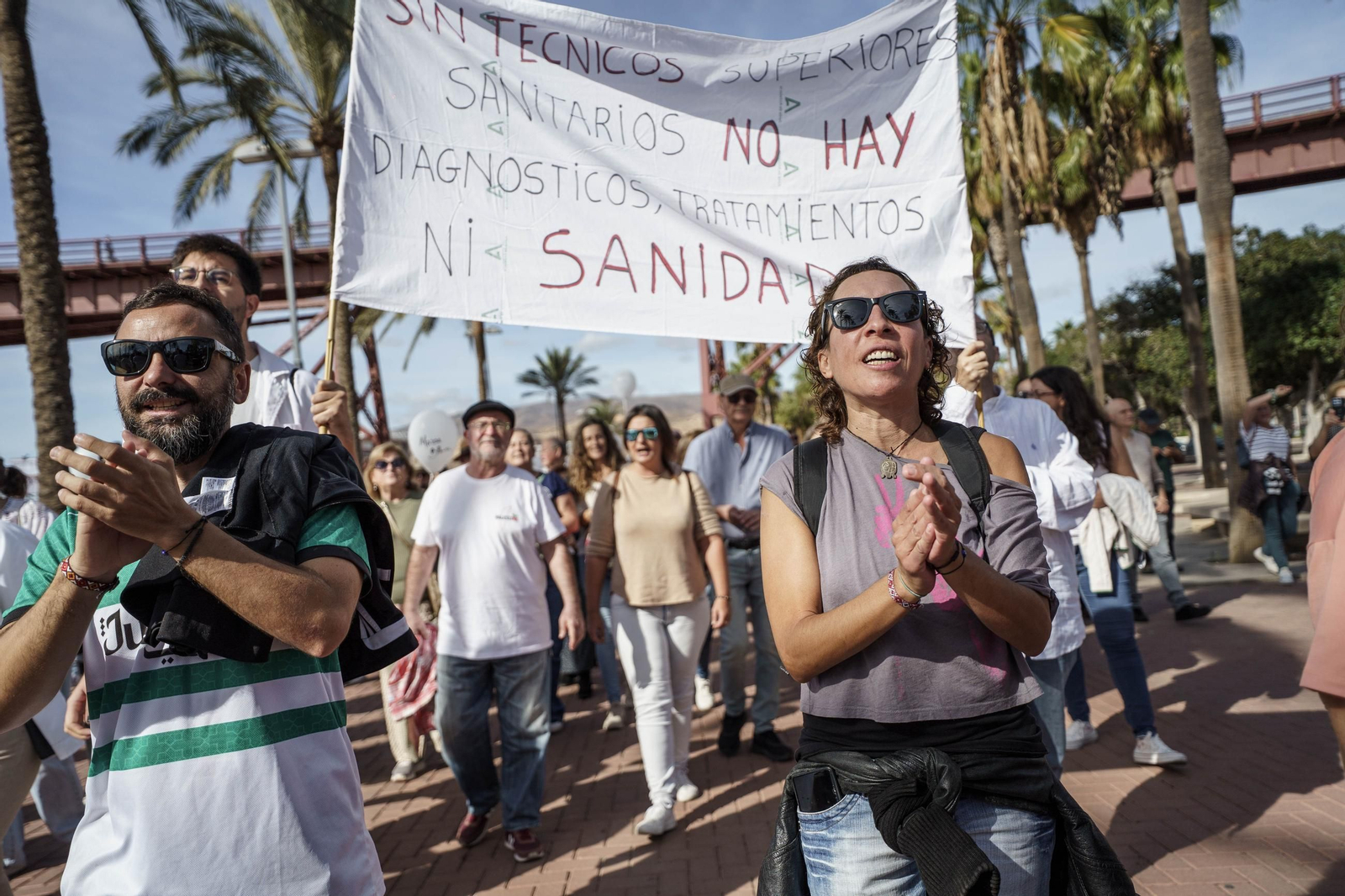 "La sanidad se defiende, gobierne quien gobierne", Almería se lanza a las calles por la sanidad pública