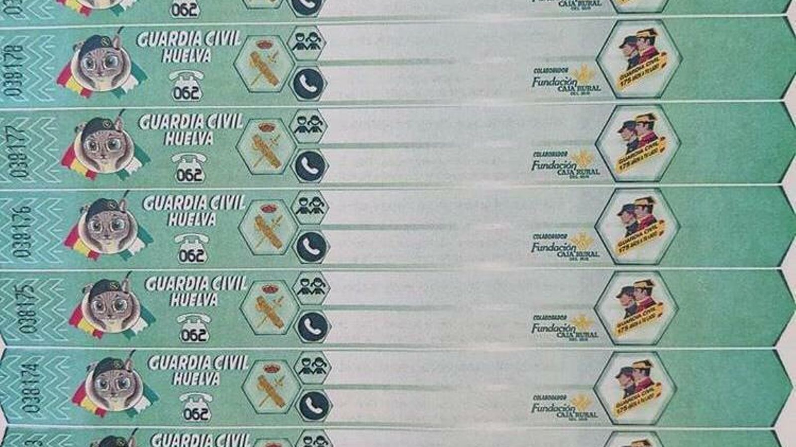 Pulseras para niños que la Guardia Civil reparte en El Rocío. Pulseras para niños que la Guardia Civil reparte en El Rocío.