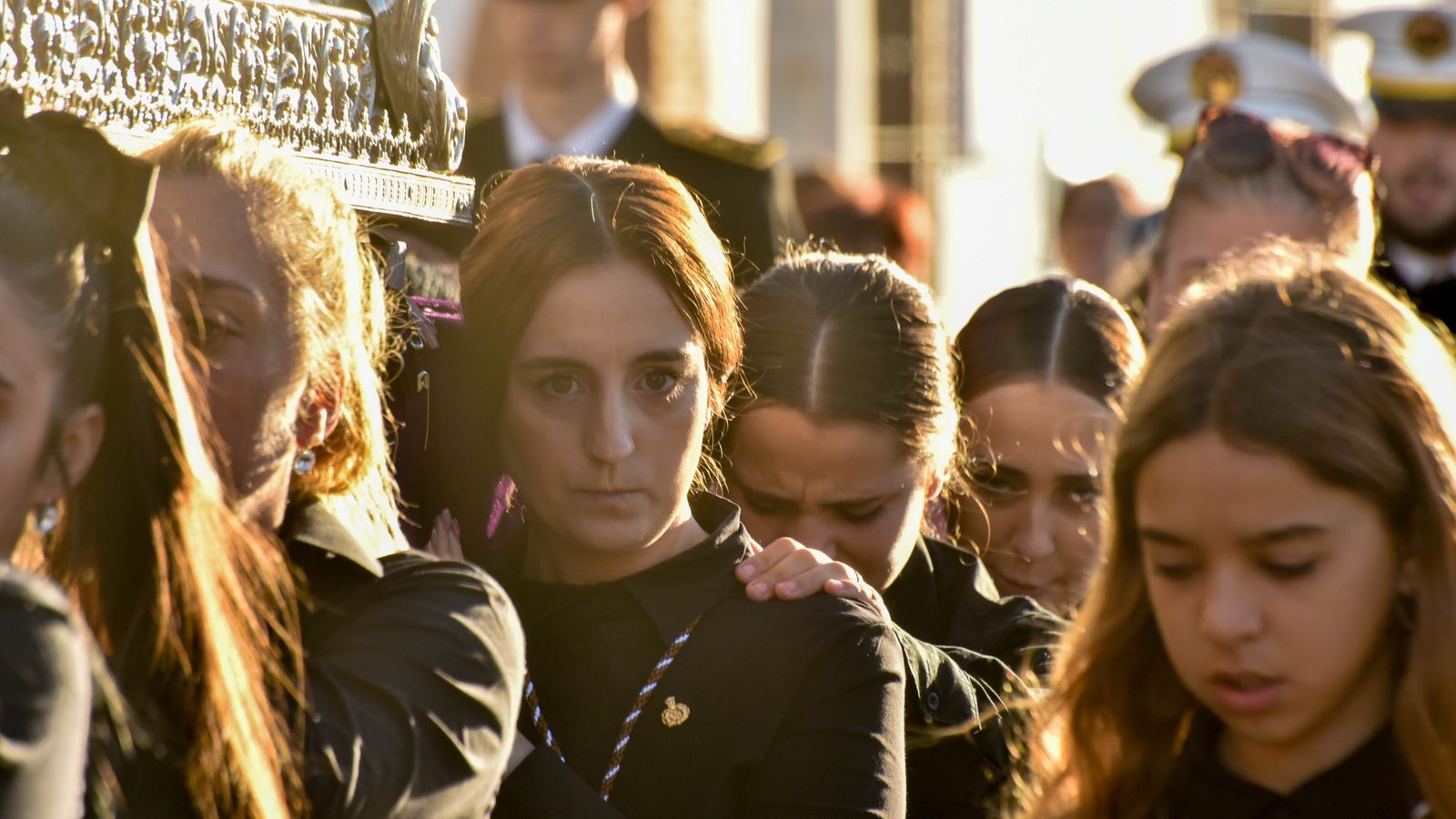 La procesión de la Virgen del Carmen en La Línea por el día de Todos los Santos, en imágenes