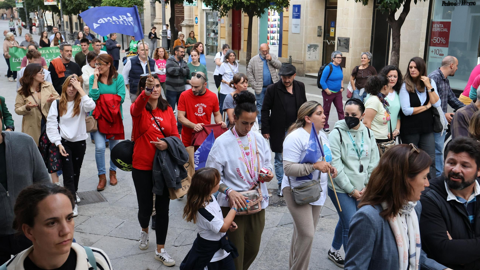 Manifestación de la Flampa de Jerez contra las faltas de recursos por necesidades especiales