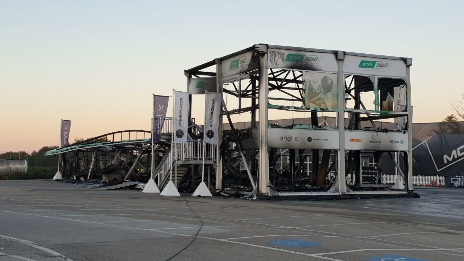 Así quedó el stand afectado por el fuego