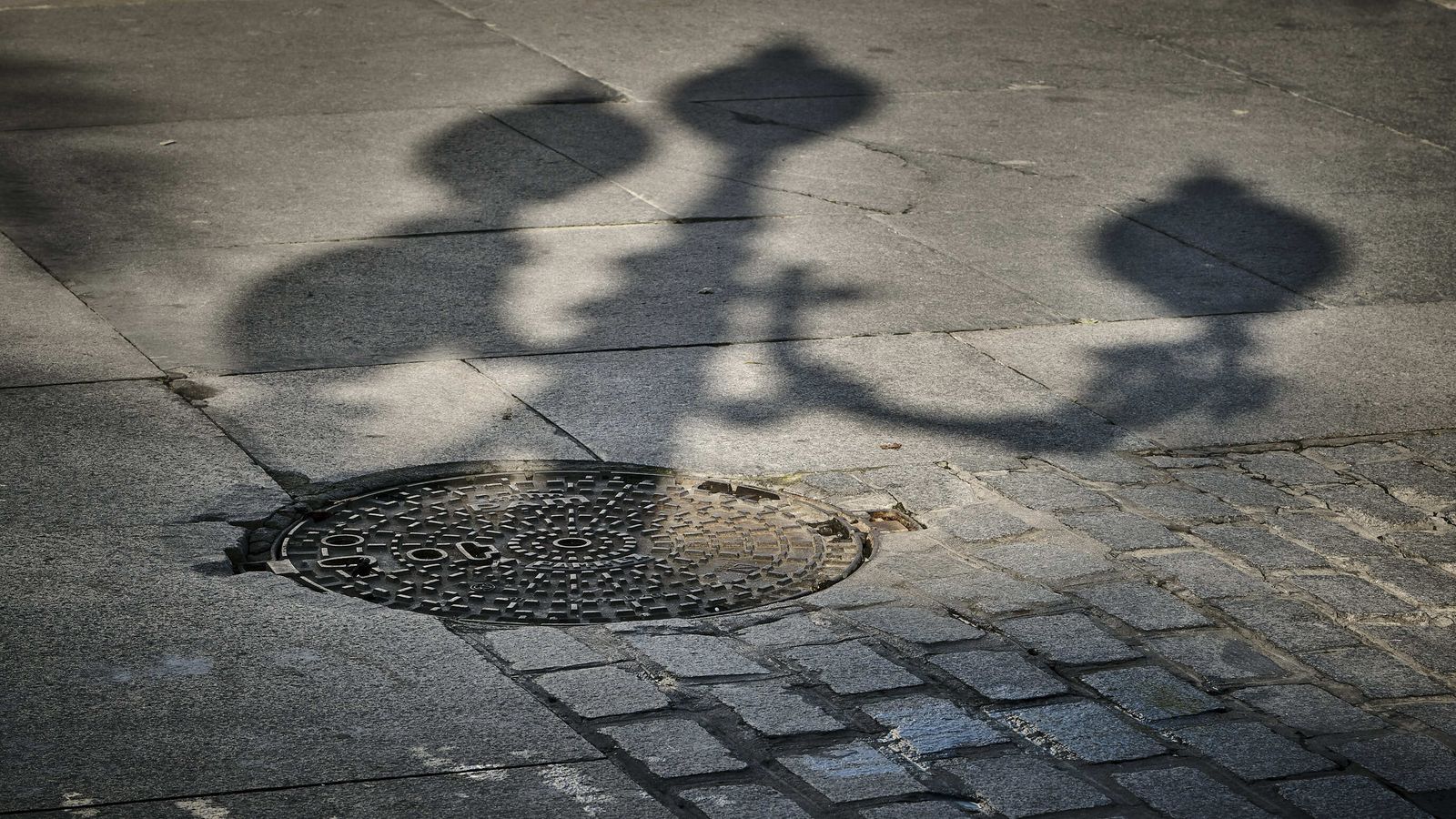 Pavimento en plaza San Juan de Dios
