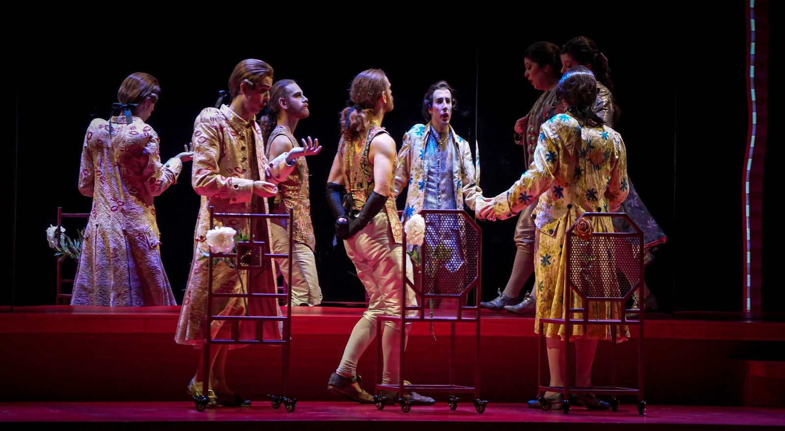 Imágenes de la ópera 'I Tre Gobbi' en el Teatro Villamarta