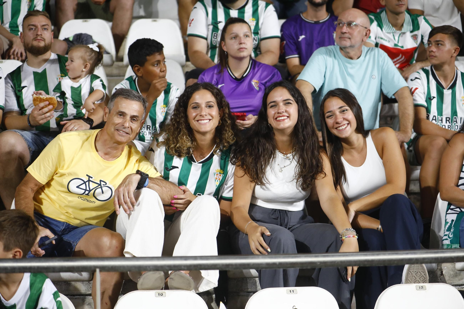 Las mejores fotos del ambiente en El Arcángel para el Córdoba CF - Castellón