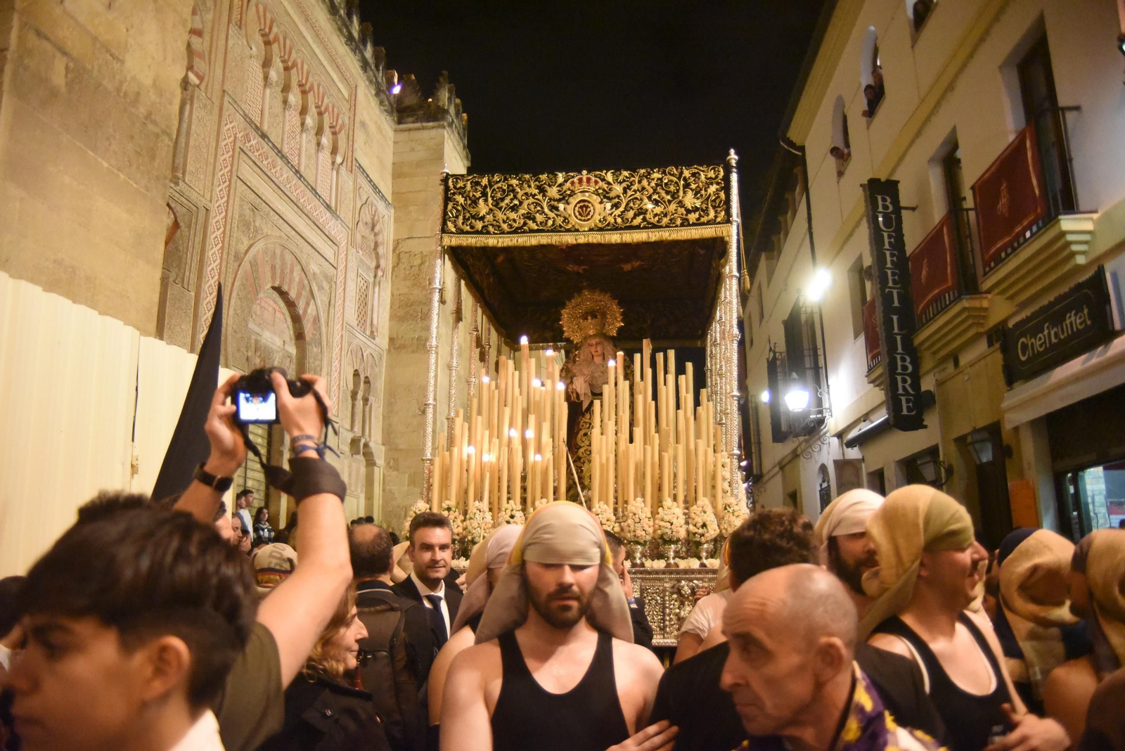 La procesión de la Expiración en este Viernes Santo de Córdoba, en imágenes