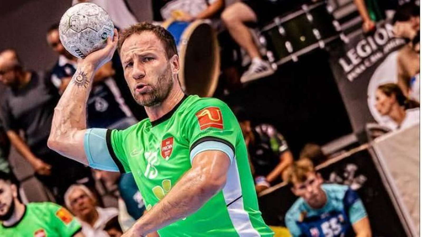 El hispano-ruso Alexander 'Sasha' Tioumentsev en un partido con el Cajasol Sevilla BM Proin