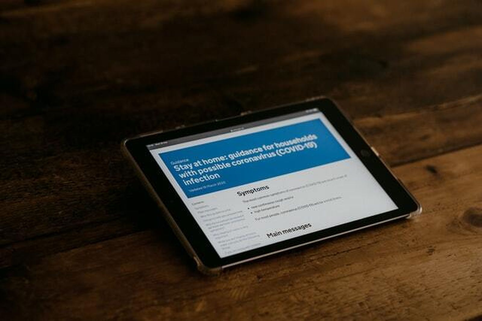 La Fundeu le pone género al coronavirus.