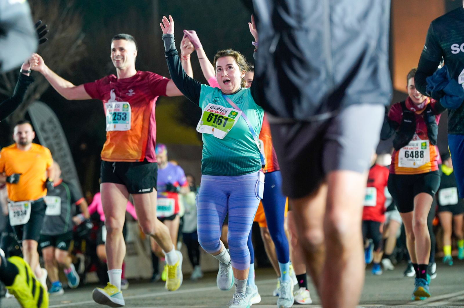 En imágenes: búscate en tu llegada a meta de la Carrera de San Antón 2026 (16)