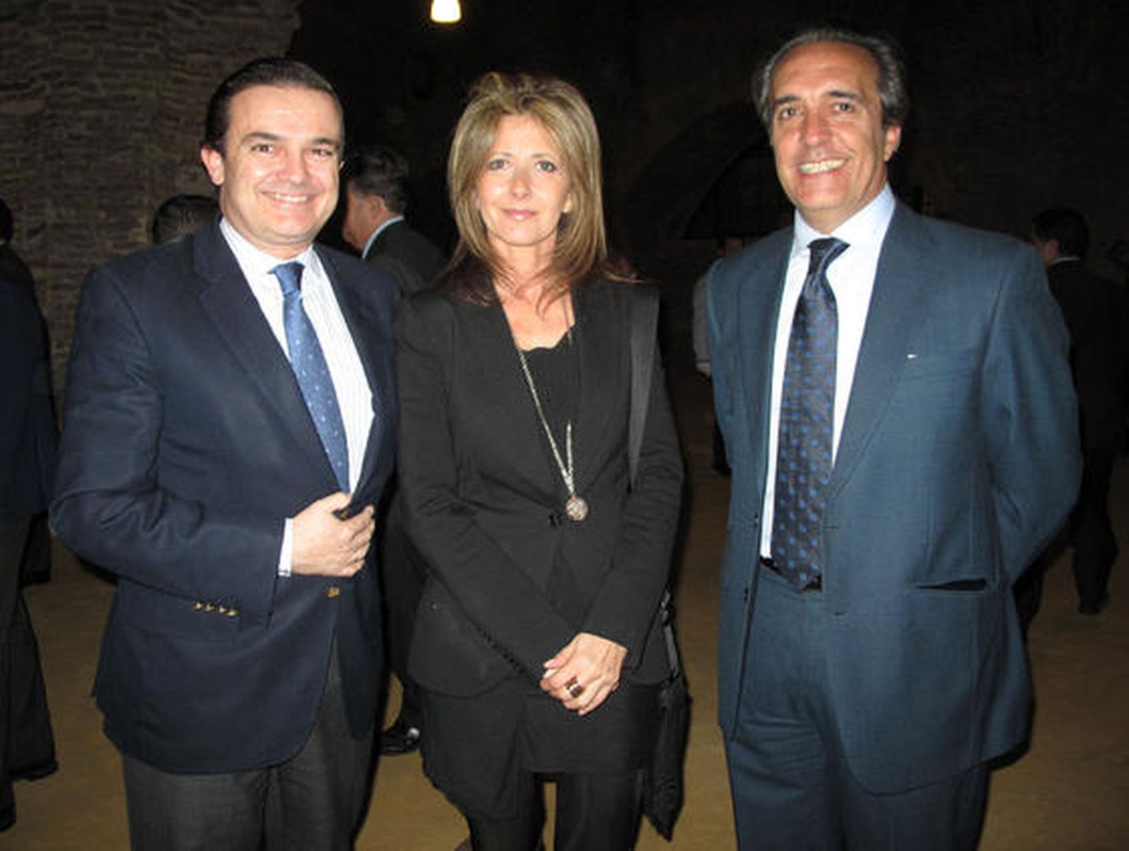 Álvaro Muñoz de las Casas, director de Administración Pública de Telefónica para el Sur de España; Cristina Hernández y Ramón Ybarra. / Victoria Ramírez