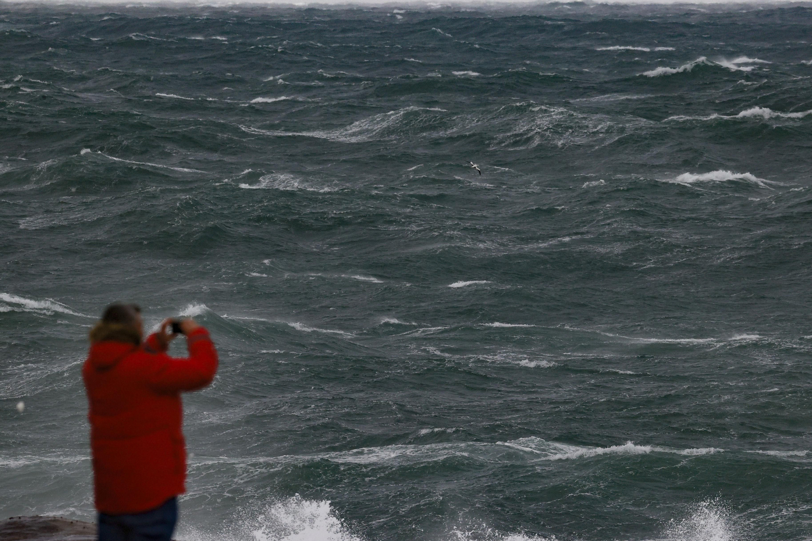 Fuerte oleaje en la costa gallega, en Muxía.