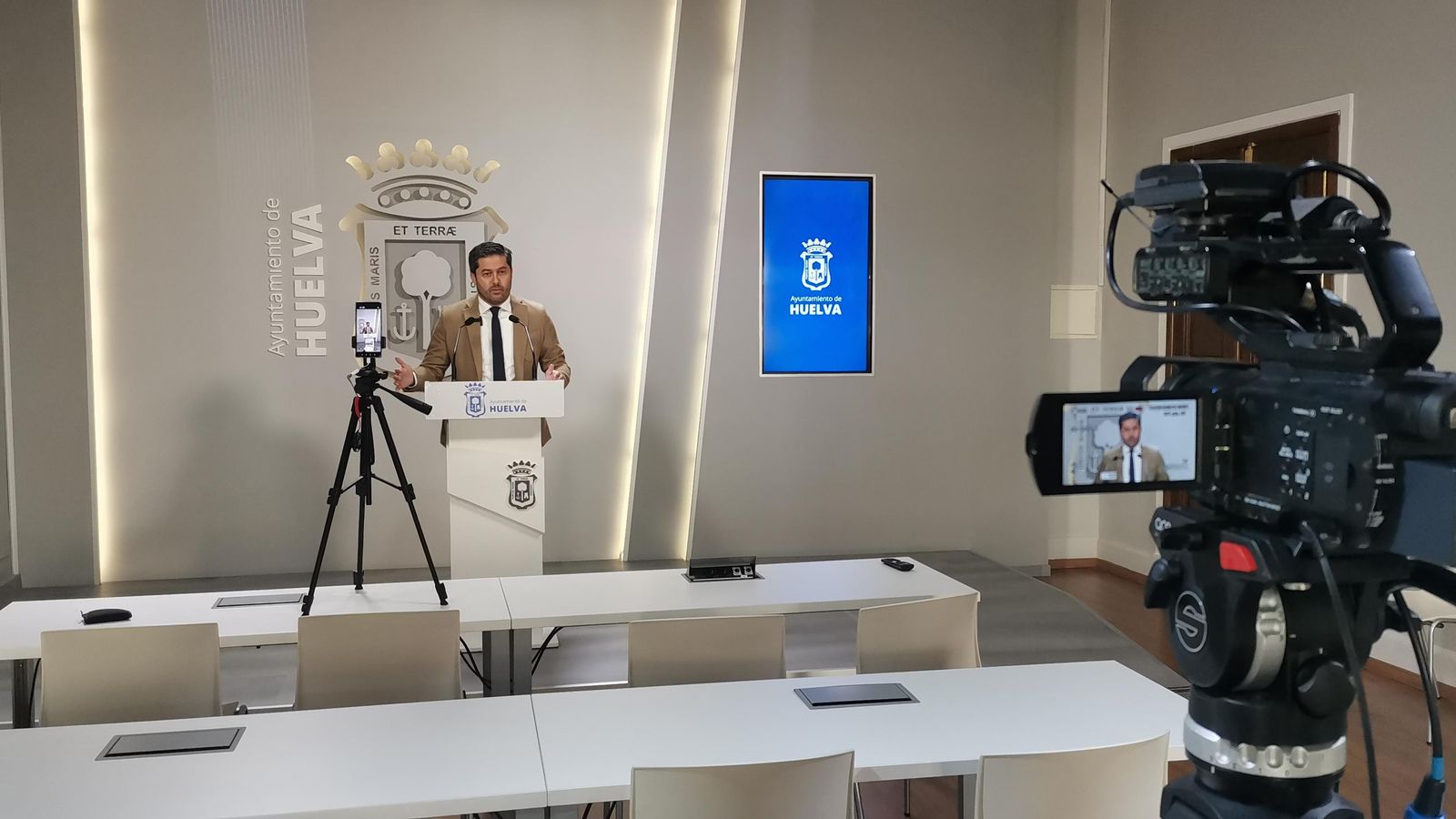 Fran Baluffo en rueda de prensa