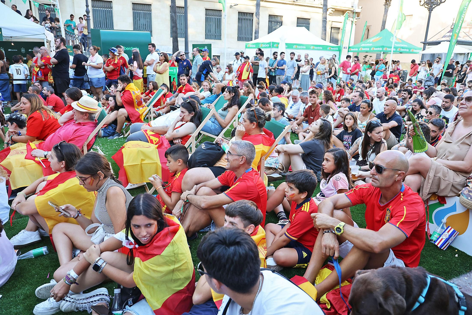 Imágenes de la Fan zone en Huelva de la Final de la Eurocopa entre Inglaterra y España Imágenes de la Fan zone en Huelva de la Final de la Eurocopa entre Inglaterra y España