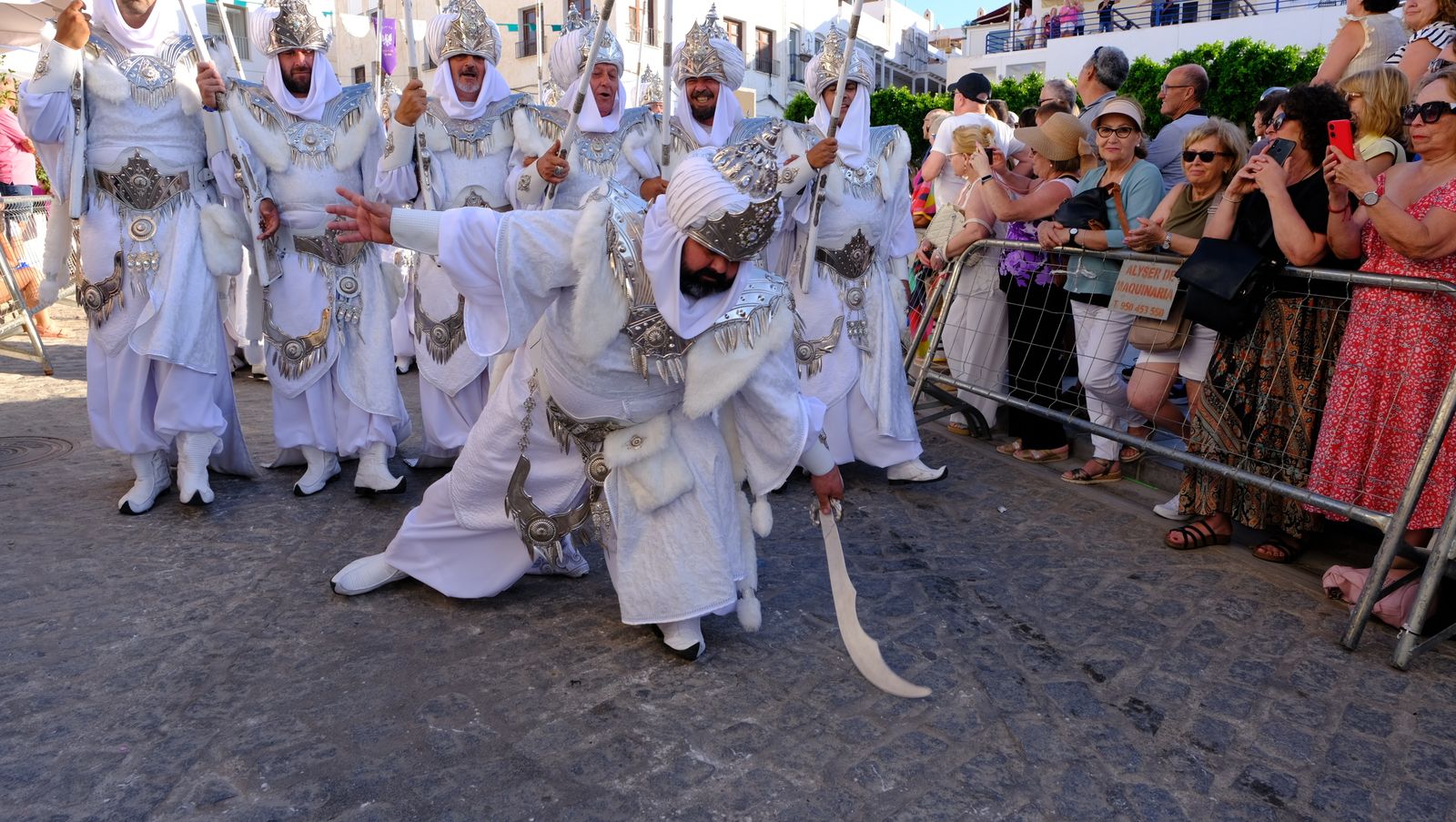 El espectacular desfile de Moros y Cristianos de Mojácar, en imágenes