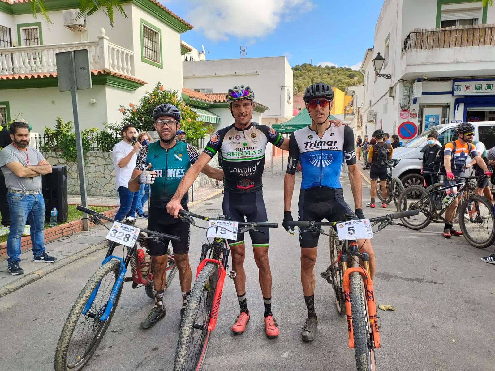 Los tres primeros clasificados de la categoría masculina