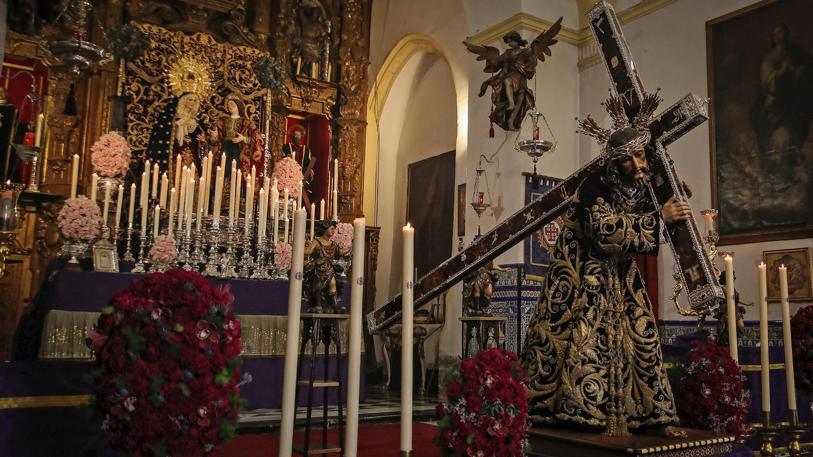 Jesús Nazareno y la Virgen del Traspaso, en el interior de San Juan de Letrán.