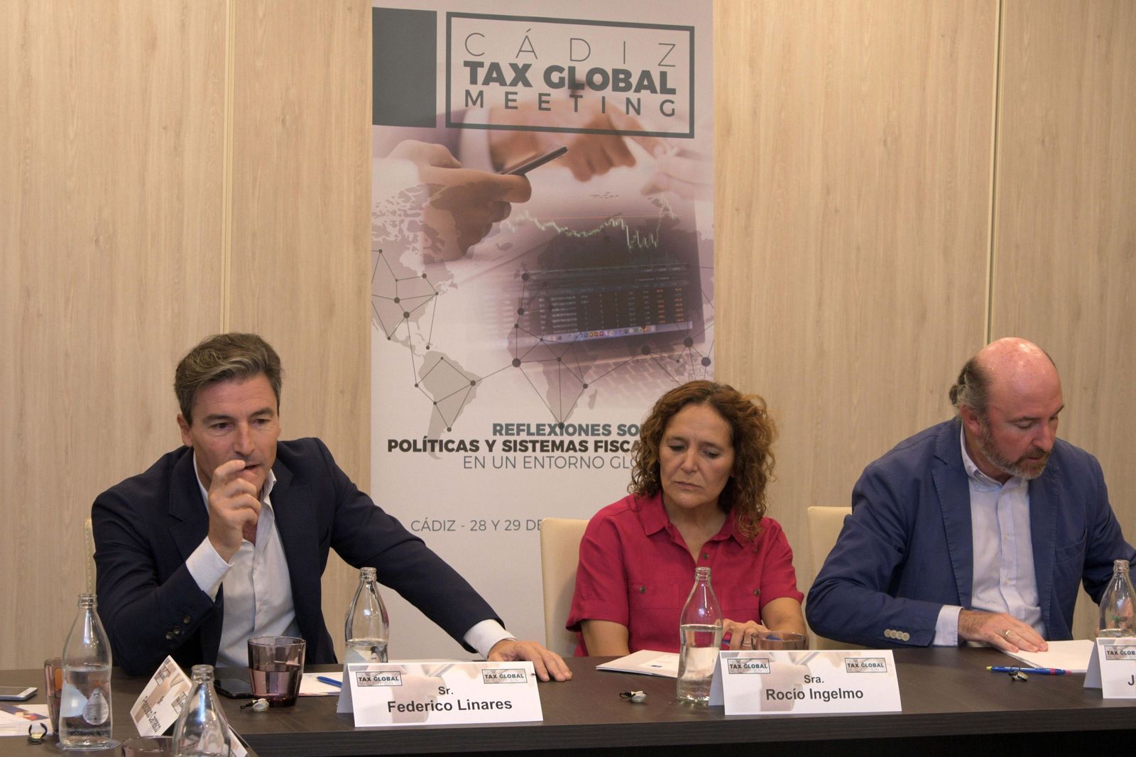 Varios de los expertos que intervinieron ayer en los debates.