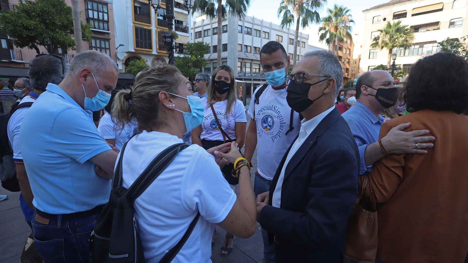 Fotos de la concentración en homenaje a José Luis Domínguez Iborra en Algeciras