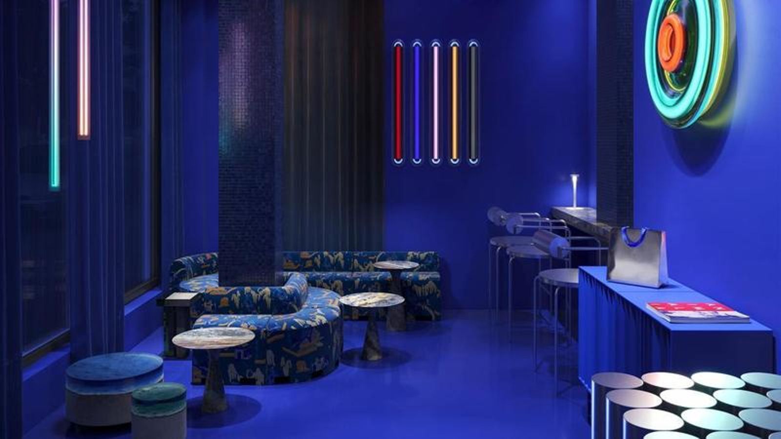 Interior de una de las zonas comunes del hostal de La Trinidad.