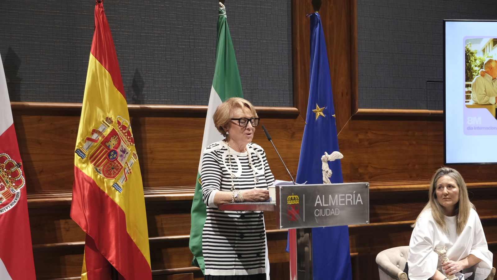 Entrega de los galardones por el Día Internacional de la Mujer, en imágenes