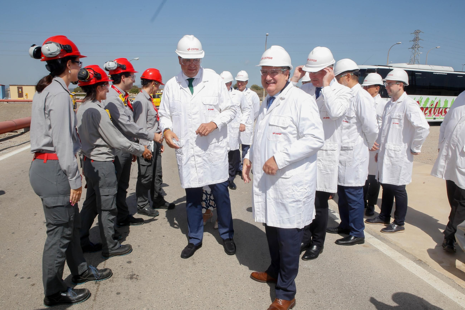 Visita del ministro de Industria al parque de Cepsa en San Roque para conocer sus proyectos de hidrógeno verde Visita del ministro de Industria al parque de Cepsa en San Roque para conocer sus proyectos de hidrógeno verde