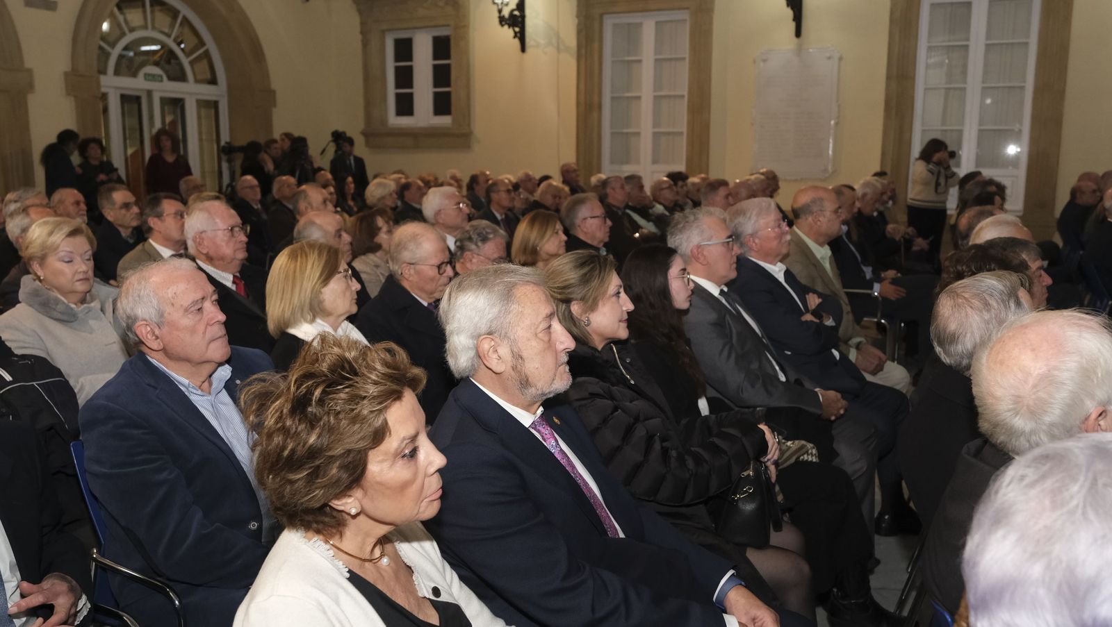 Las fotografías de la entrega del Escudo de Oro de la Provincia al Doctor Francisco Ortega Viñolo