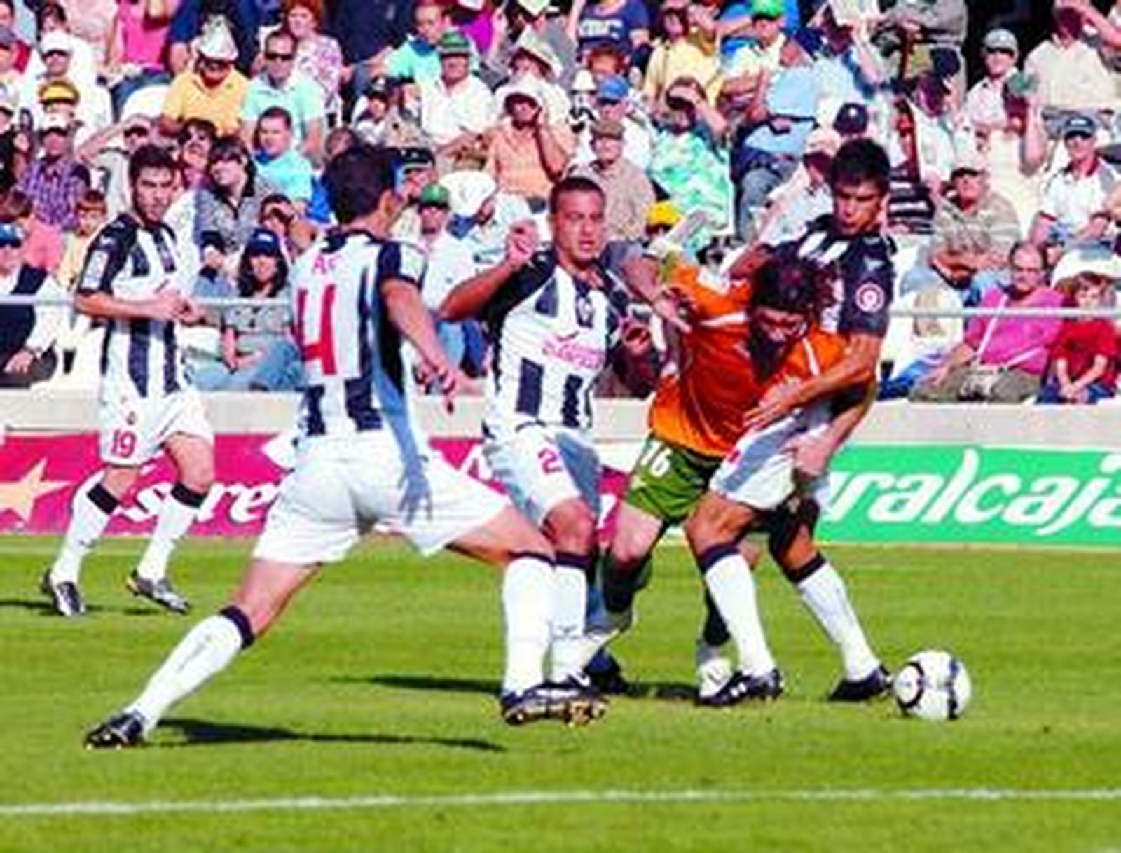 Pavone no puede marcharse de Rafita.