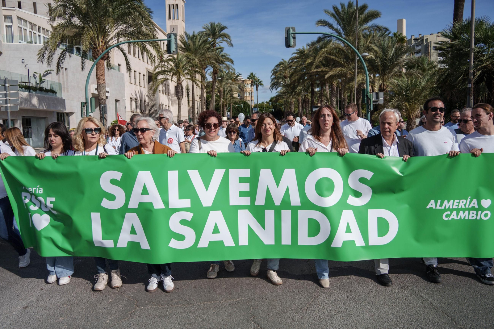 "La sanidad se defiende, gobierne quien gobierne", Almería se lanza a las calles por la sanidad pública