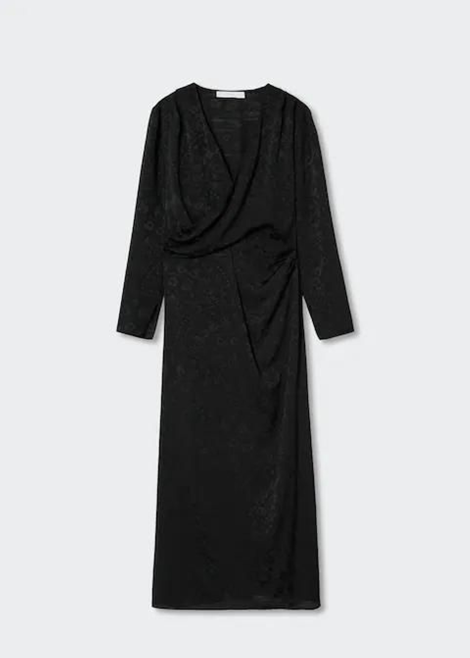 Vestido negro de Mango.