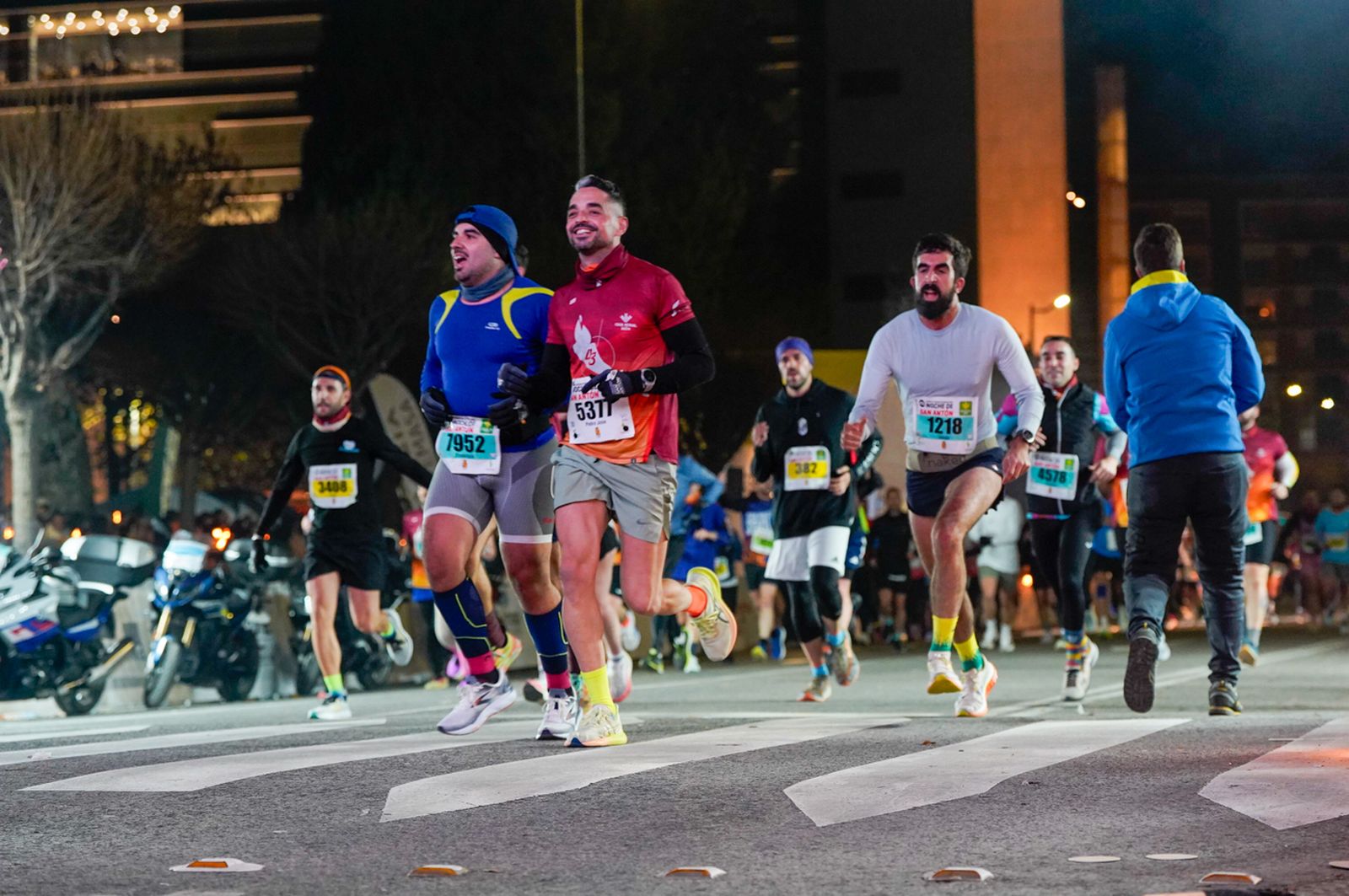 En imágenes: búscate en tu llegada a meta de la Carrera de San Antón 2026 (12)