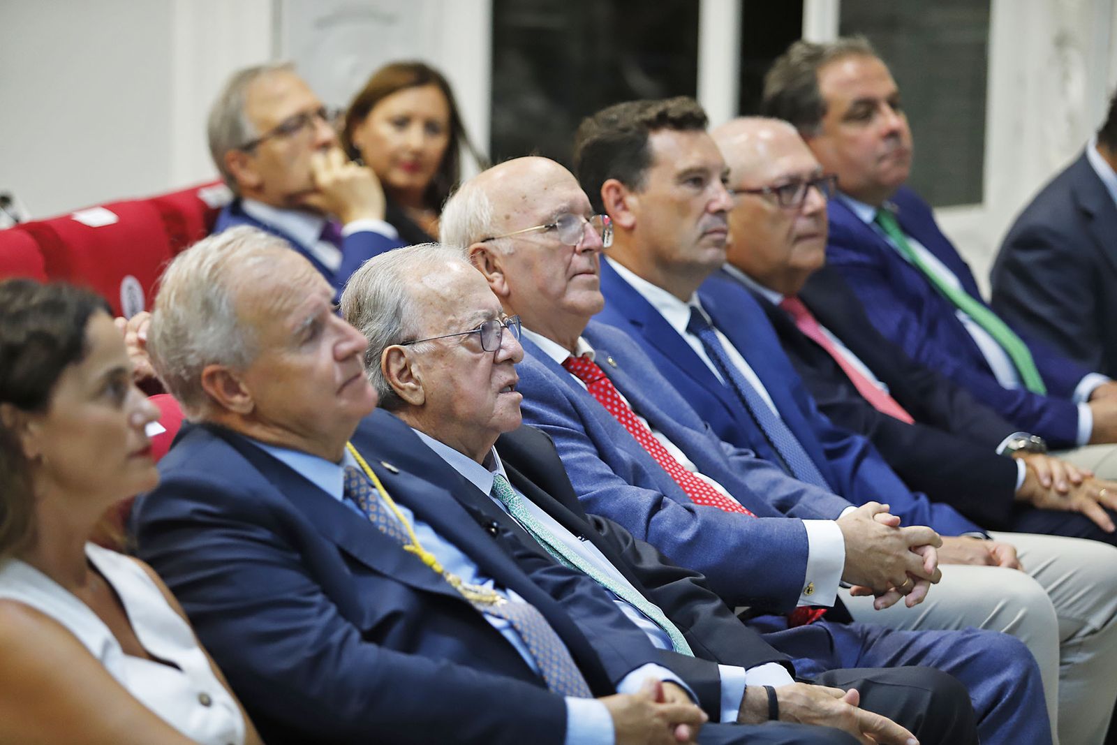 Imágenes de la toma de posesión institucional de la nueva Junta Directiva del Ilustre Colegio Oficial de Médicos de Huelva