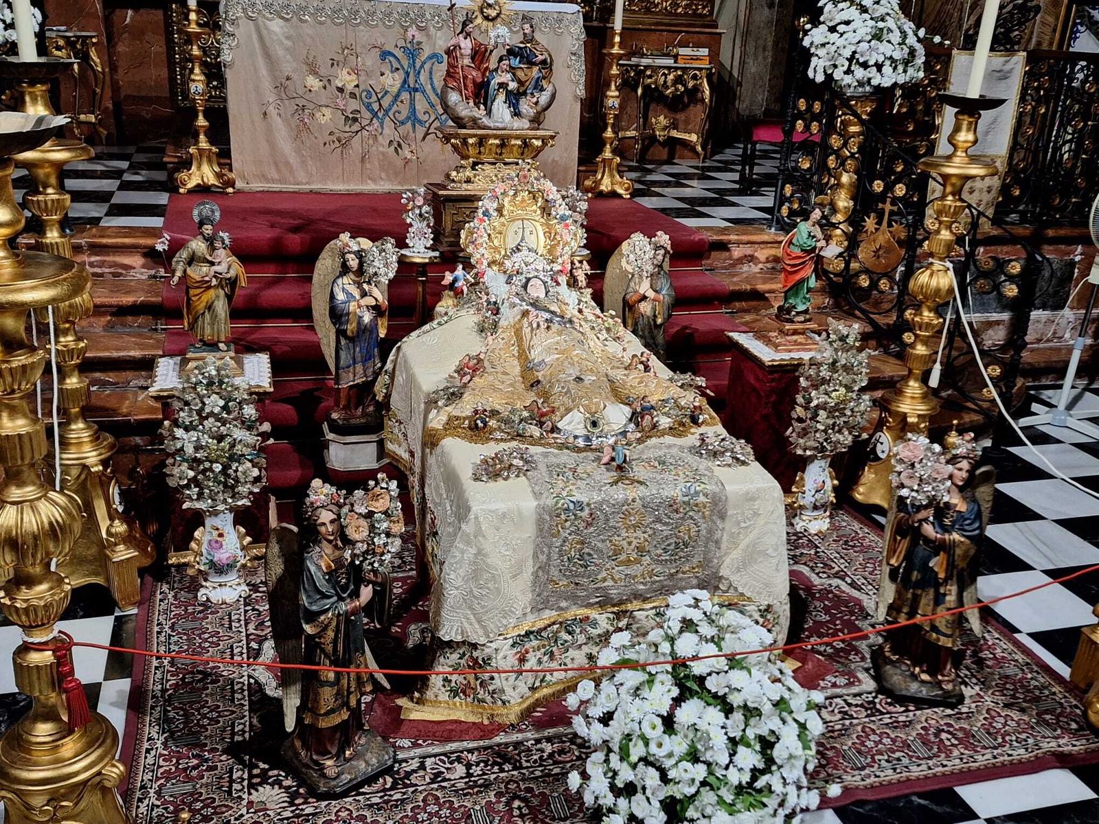 La Virgen del Tránsito del Santo Ángel, con el conjunto expuesto este año.