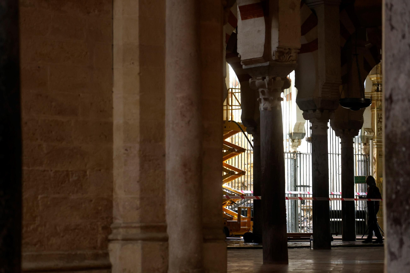 El día después del incendio en la Mezquita-Catedral de Córdoba, en imágenes
