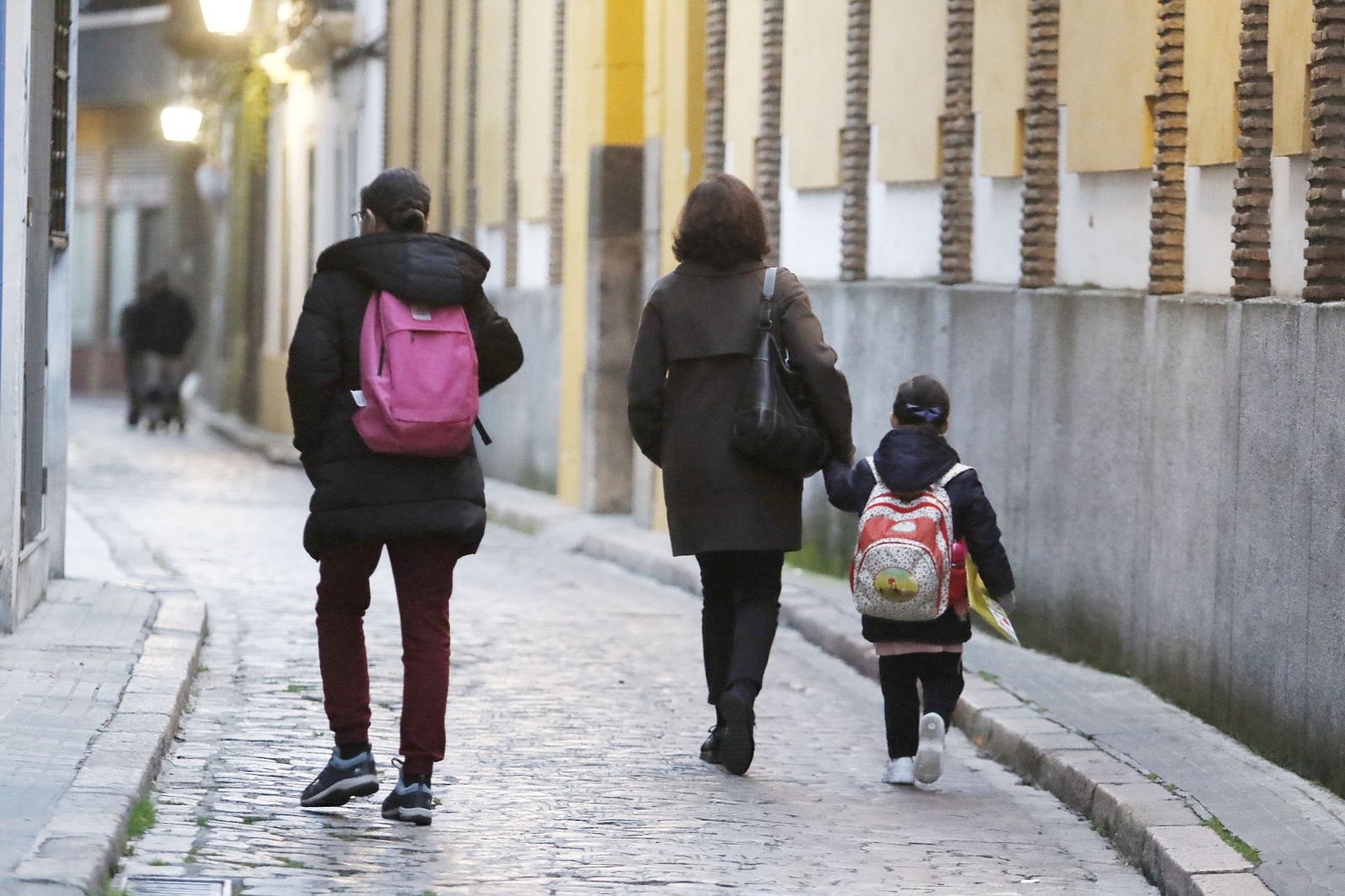 Las imágenes de la vuelta al colegio en Córdoba tras las vacaciones de Navidad