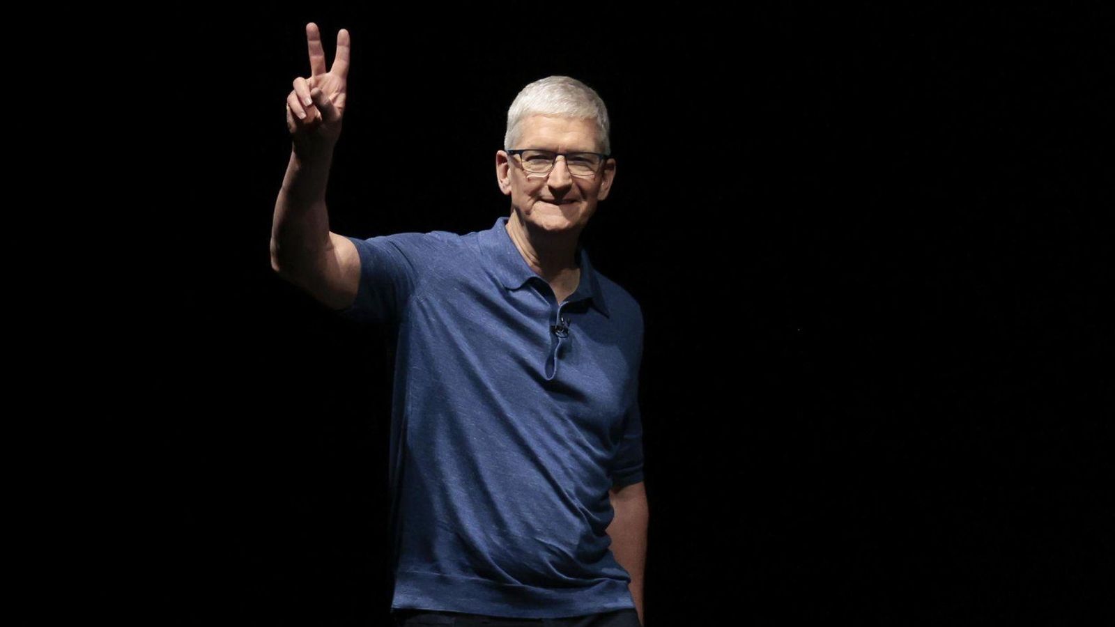 Tim Cook, consejero delegado de Apple, en la conferencia de desarrolladores WWDC24