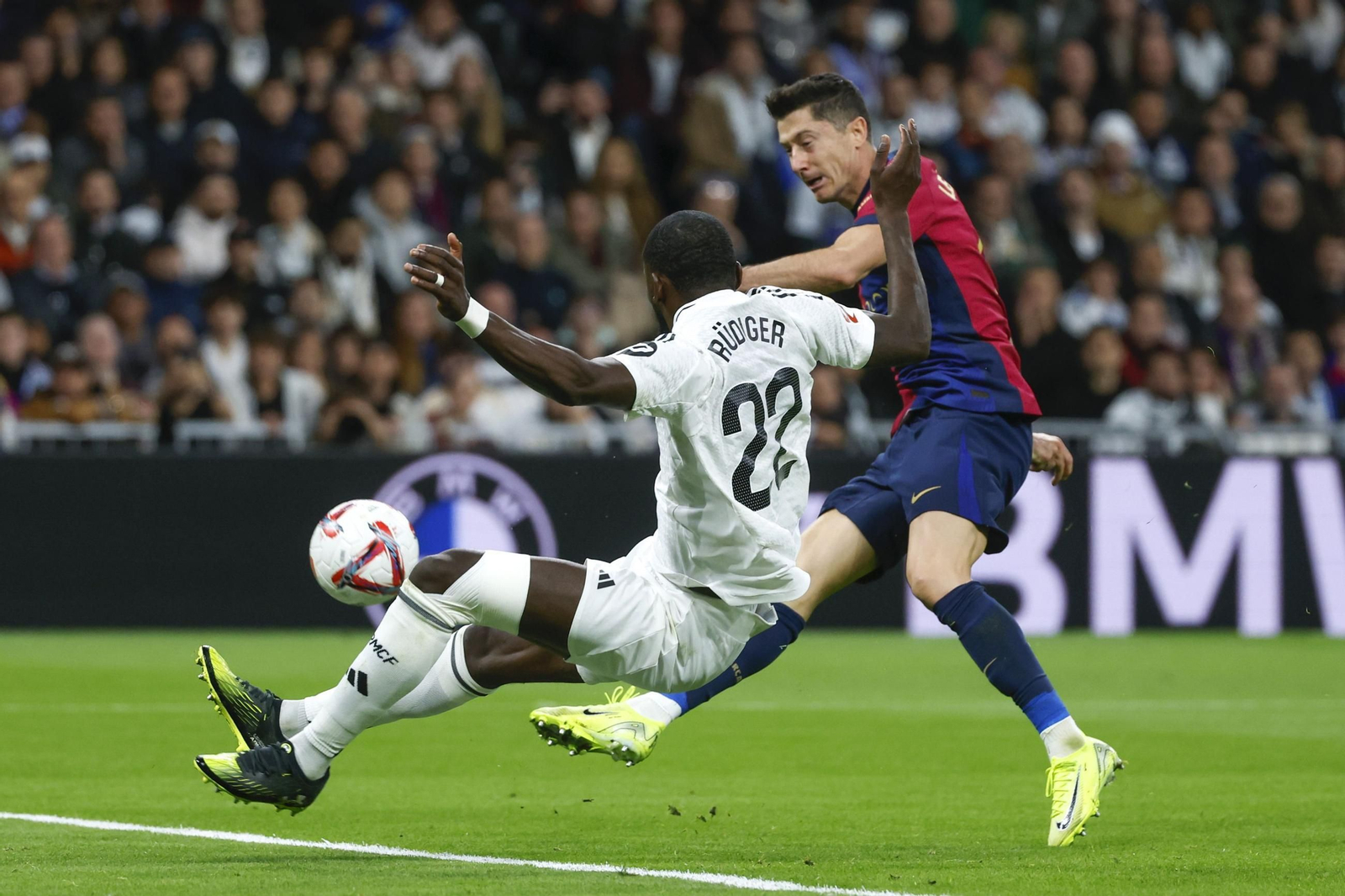 La prolongación del Real Madrid - Barcelona: todas las fotos