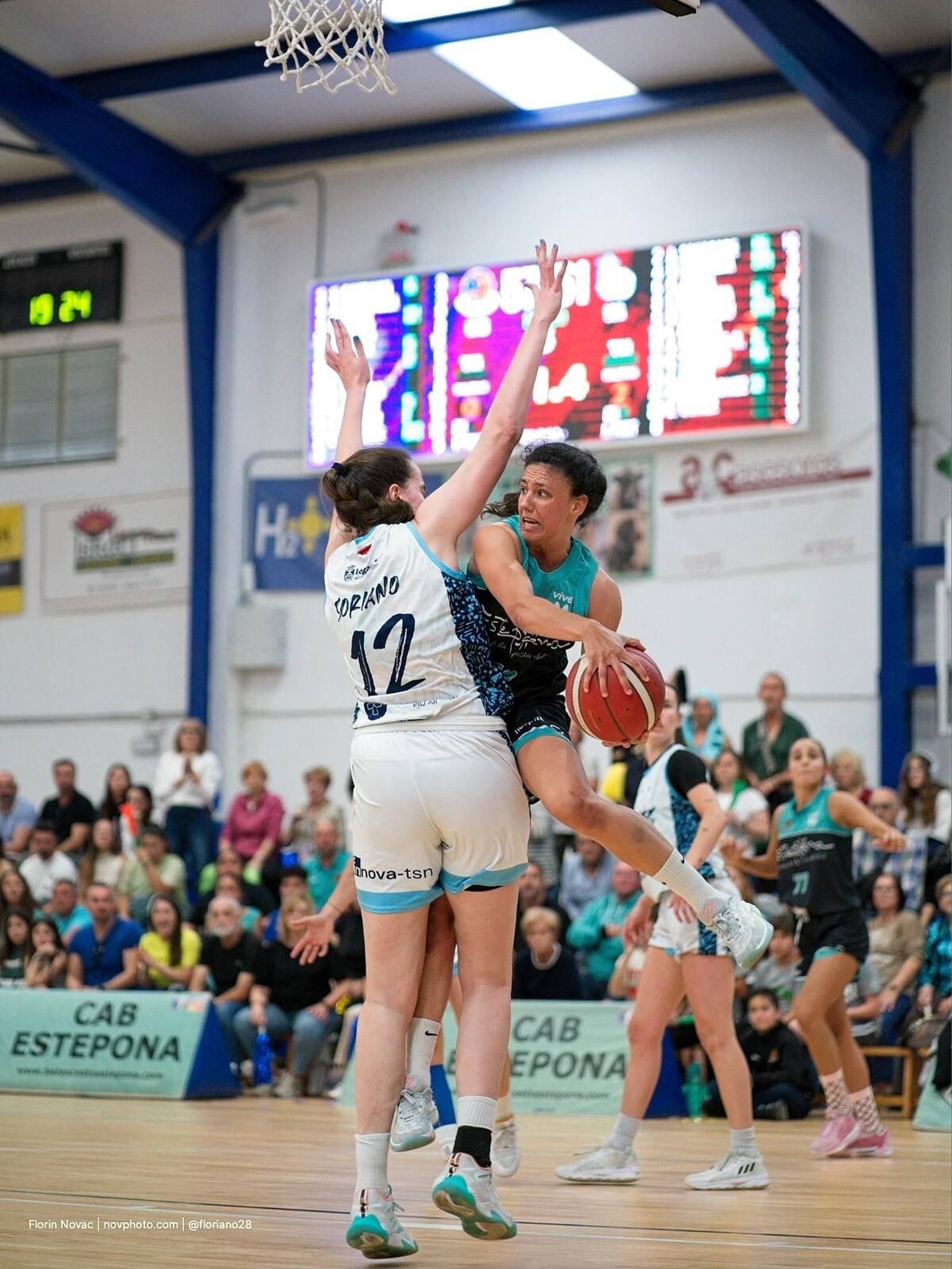 La fiesta en Estepona tras eliminar al Leganés