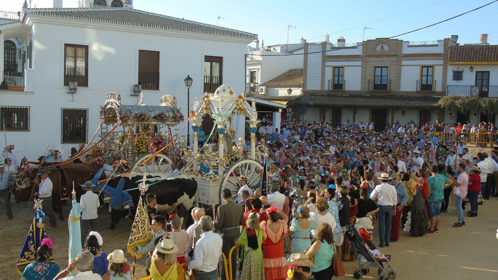 Presentación de Garrucha junto a su madrina de Murcia.