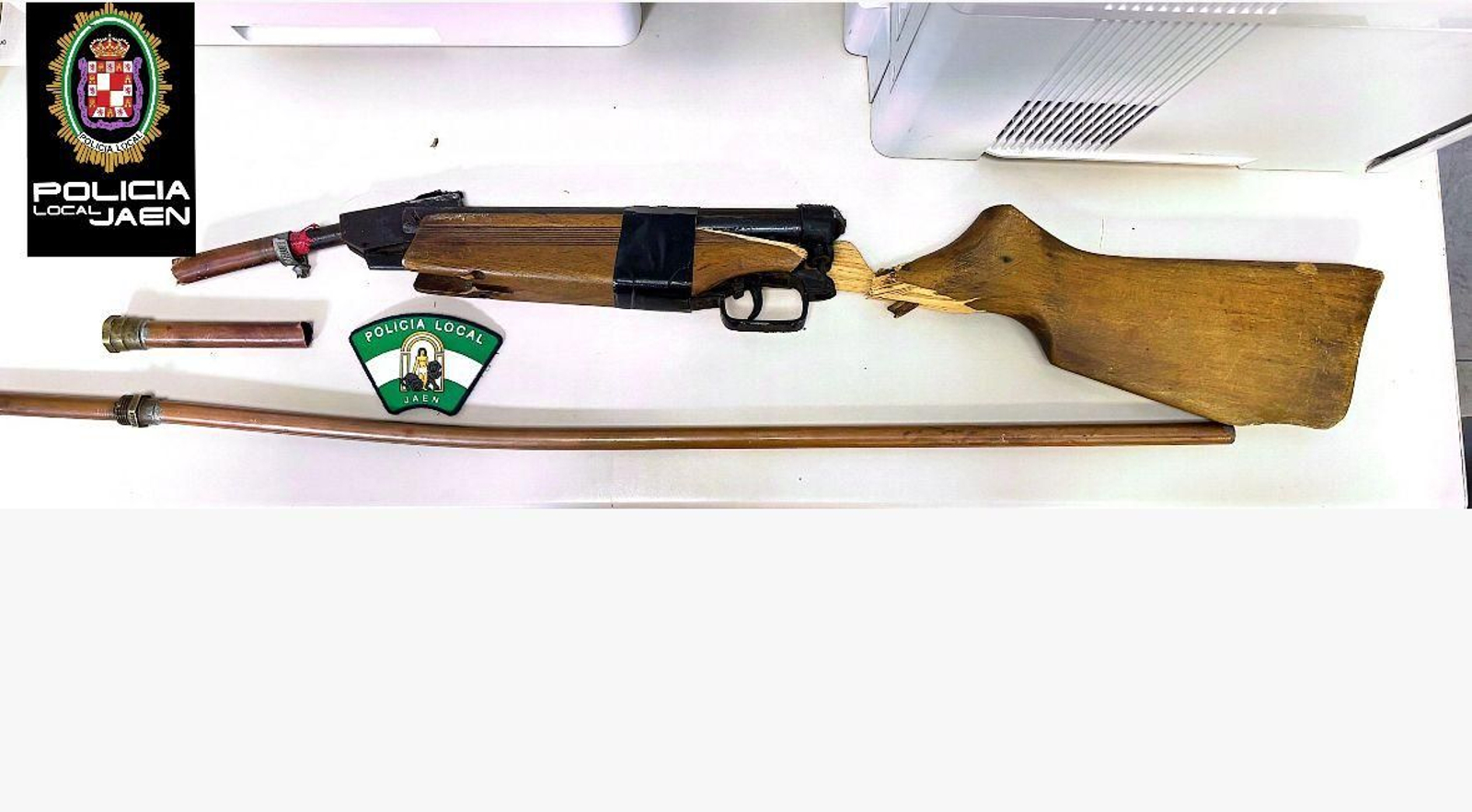 Arma de fabricación casera incautada por la Policía Local de Jaén.