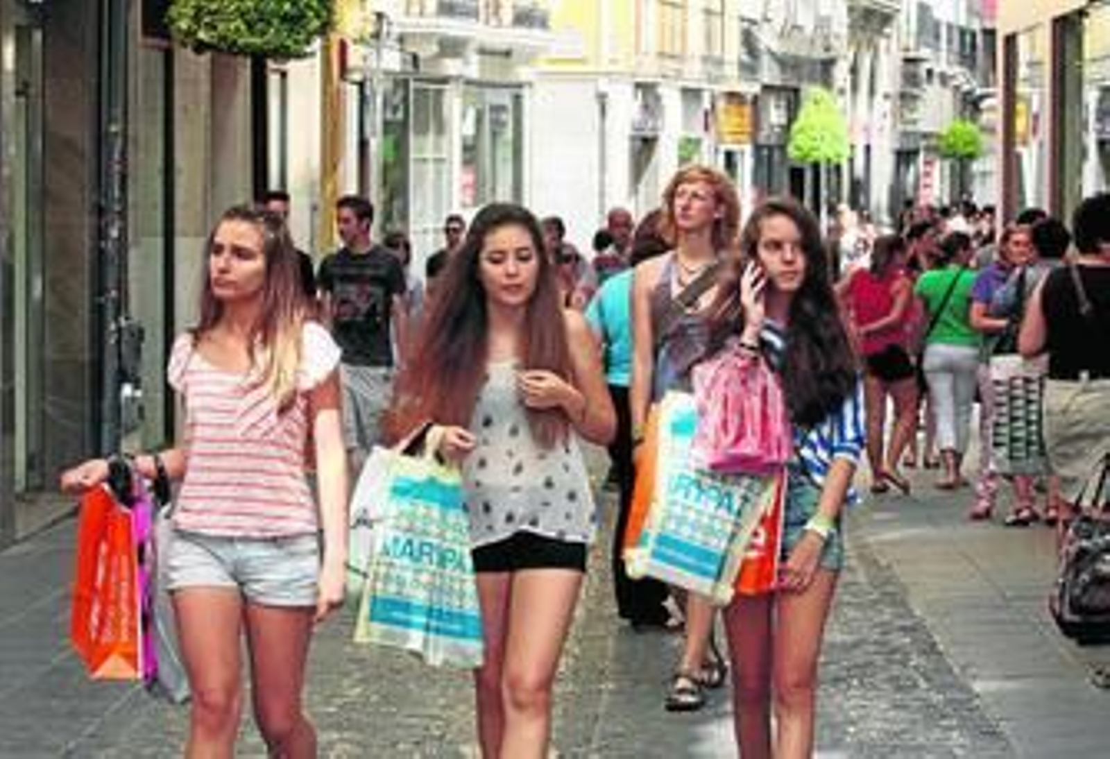 Los comercios afrontan con rebajas de hasta el 70% el peor momento de la crisis