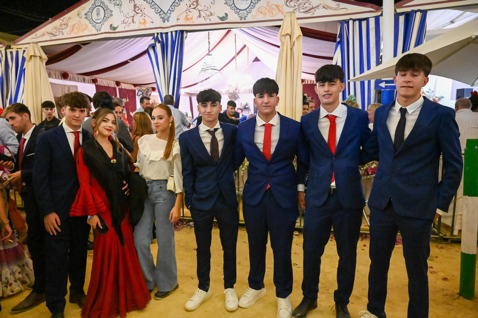 Imágenes del ambiente del ambiente de la noche del sábado en la Feria de Otoño y del Caballo 2025 de Huelva