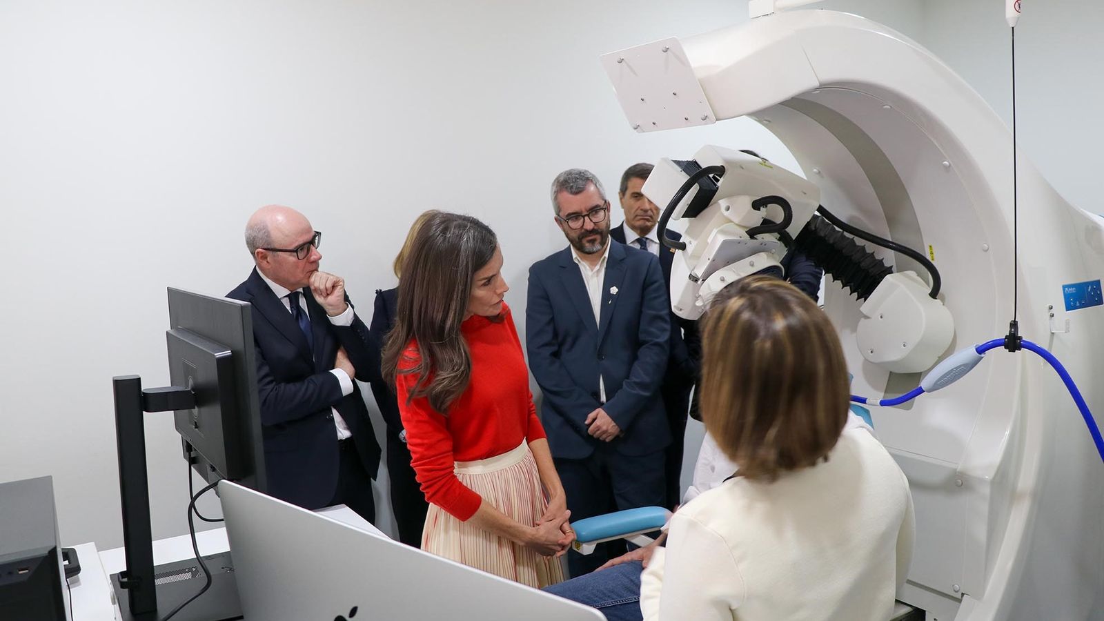 La visita de Doña Letizia a la Universidad de Granada, en imágenes